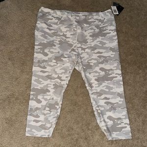 Torrid Active Gray Camo Leggings *NEVER WORN*